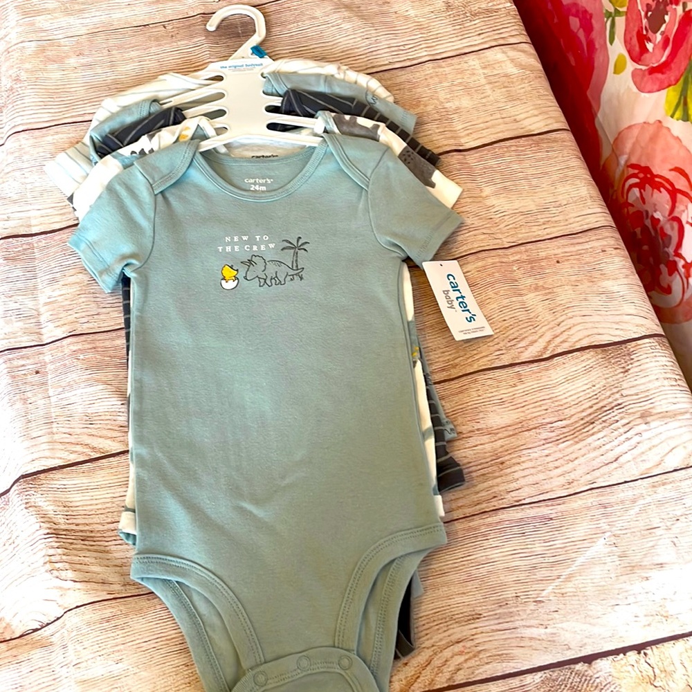 Set of 5 bodysuits for Boys 24 months. Brand New!